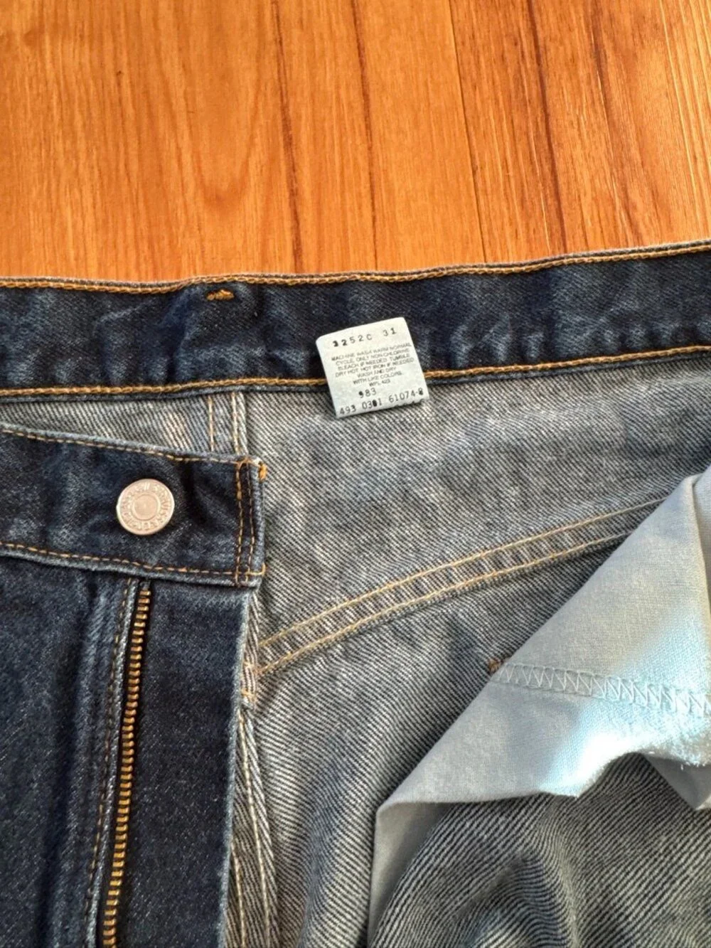 Levis 550 42x30 Dark Wash Relaxed Fit Jeans EUC!